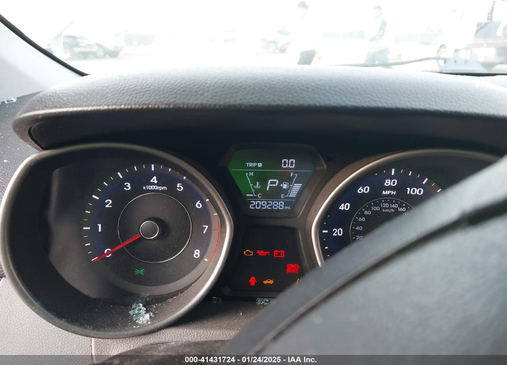2016 HYUNDAI ELANTRA VIN: 5NPDH4AE3GH686110