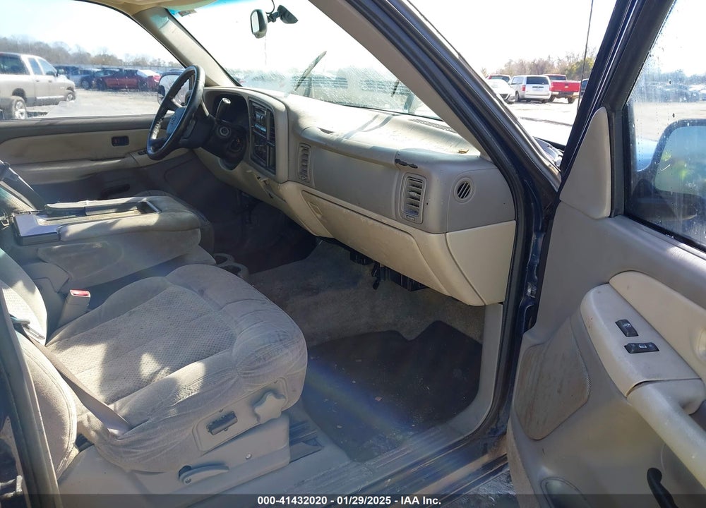 2002 CHEVROLET TAHOE LS VIN: 1GNEC13Z42R155637