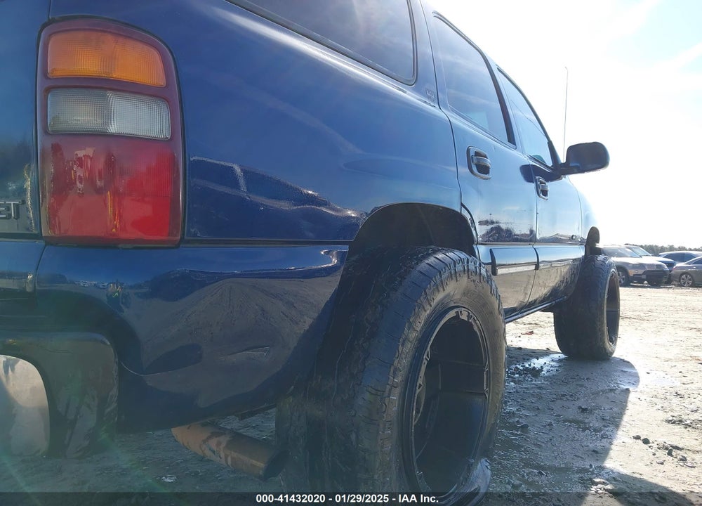 2002 CHEVROLET TAHOE LS VIN: 1GNEC13Z42R155637