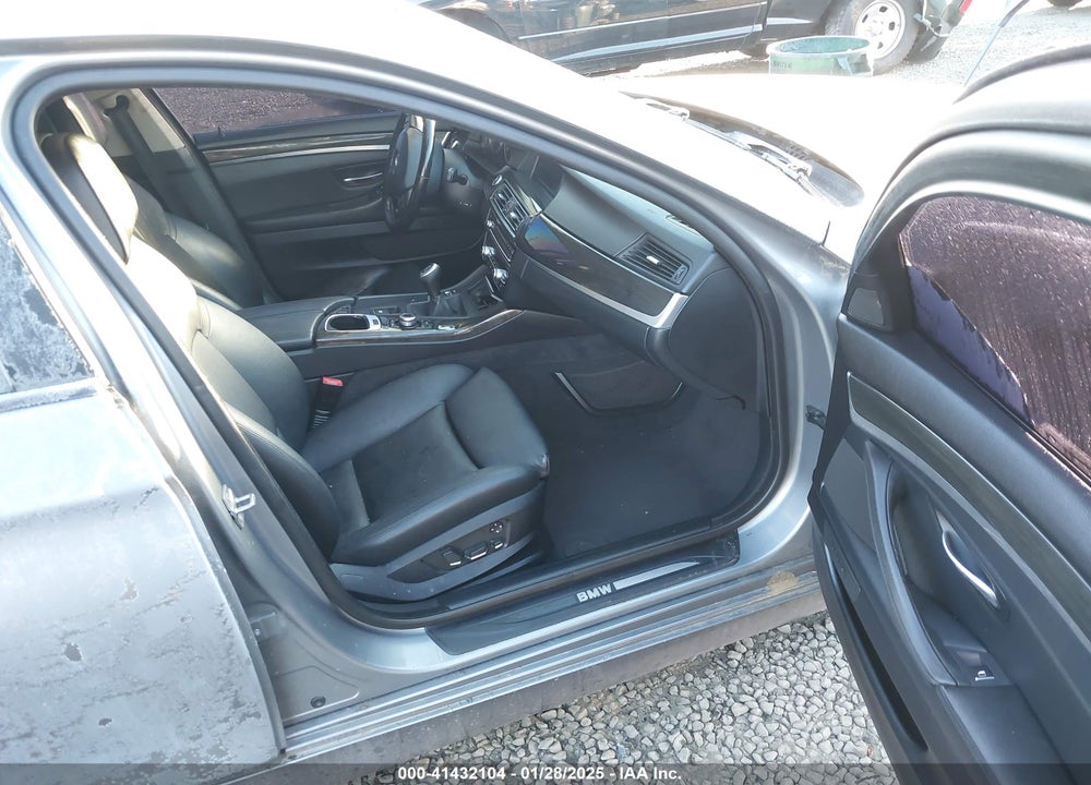 2011 BMW 550I VIN: WBAFR9C52BC271152