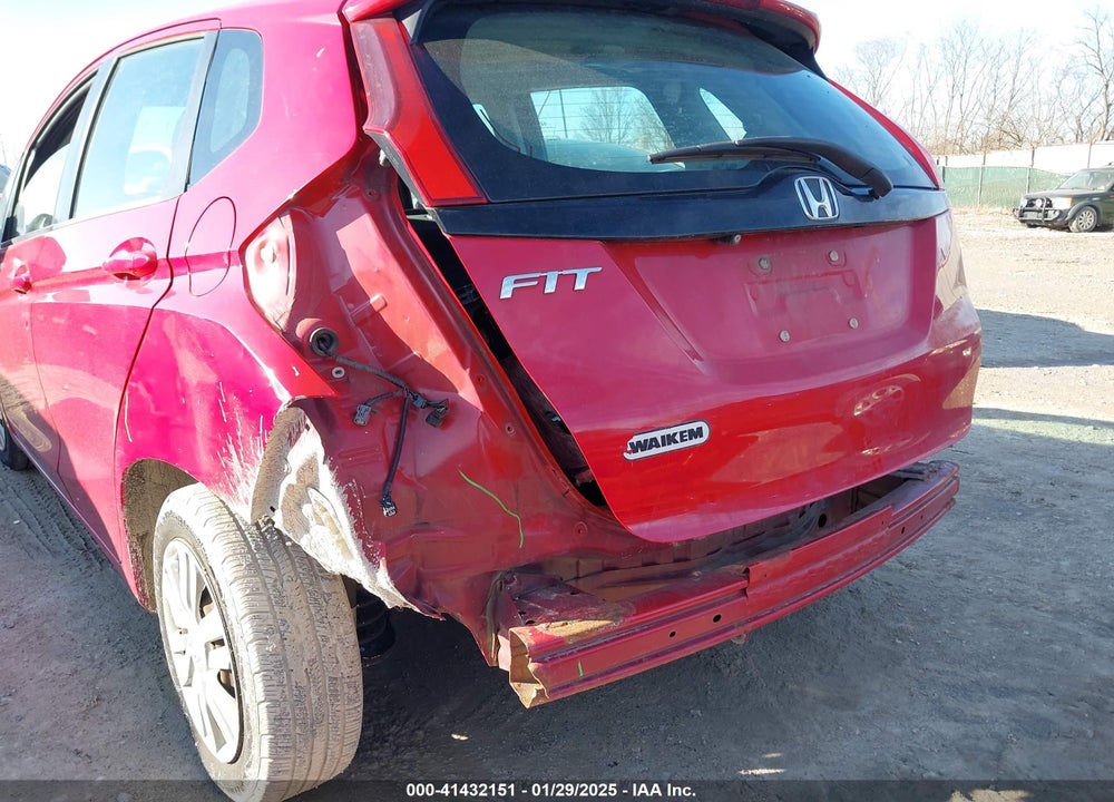 2015 HONDA FIT LX VIN: 3HGGK5H51FM744509