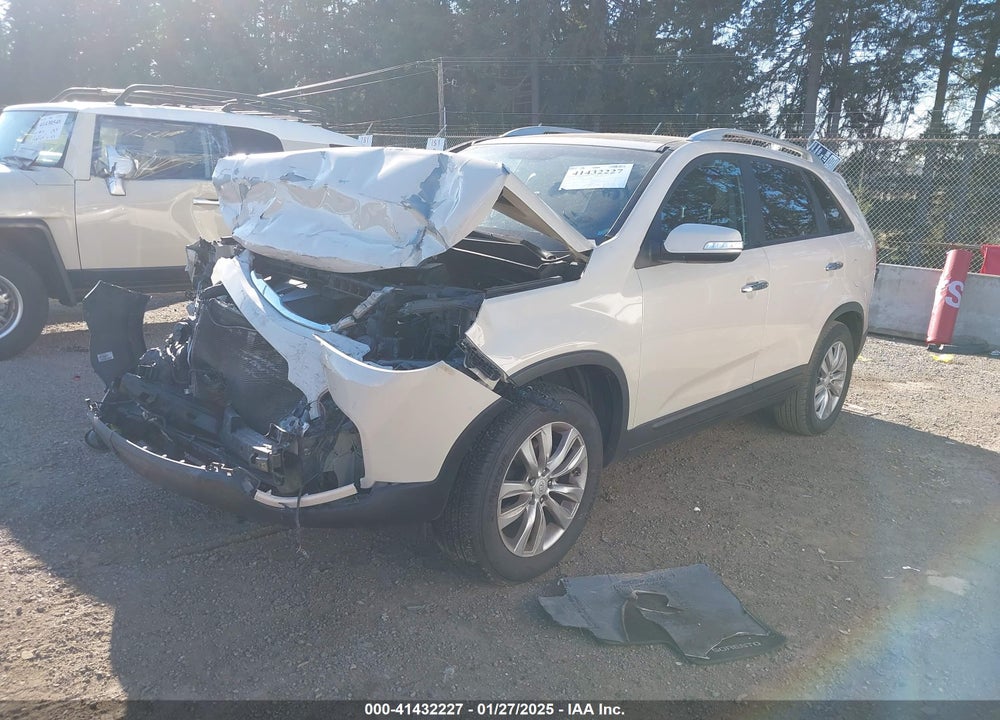 2011 KIA SORENTO EX V6 VIN: 5XYKUDA21BG077932