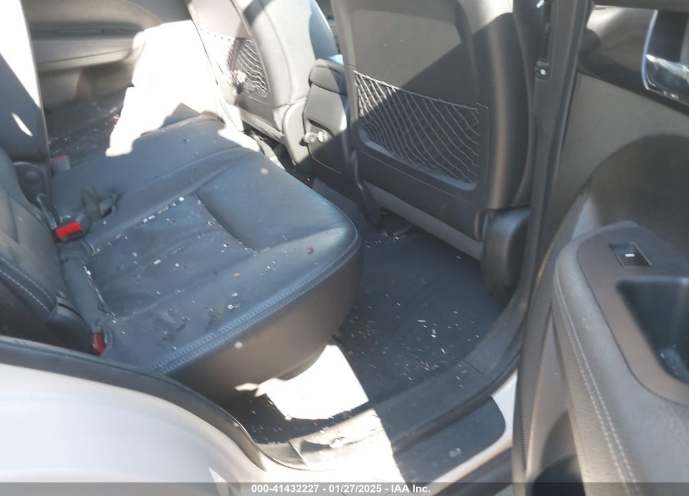 2011 KIA SORENTO EX V6 VIN: 5XYKUDA21BG077932