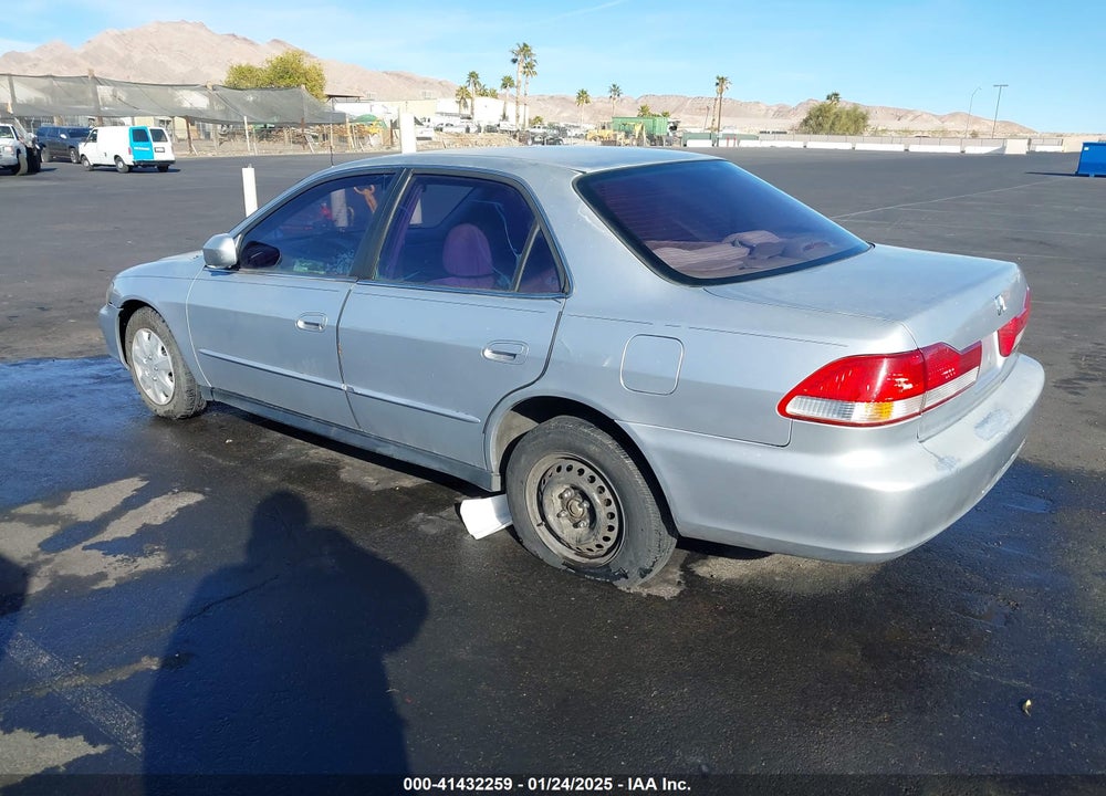 2002 HONDA ACCORD 2.3 LX VIN: 3HGCG56412G705423