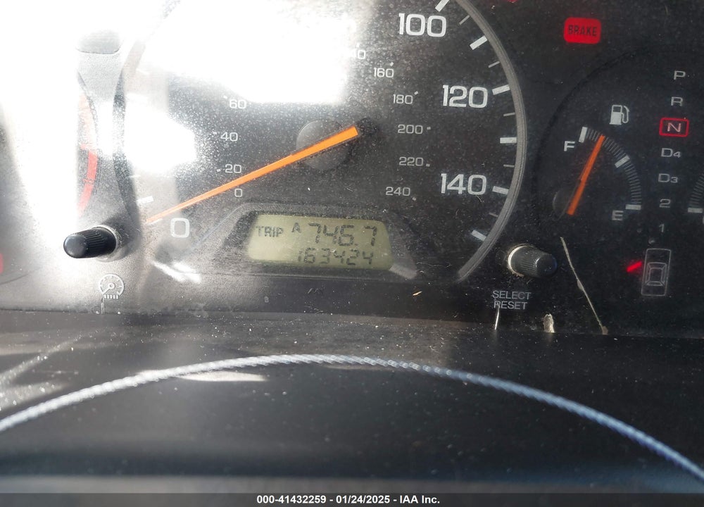 2002 HONDA ACCORD 2.3 LX VIN: 3HGCG56412G705423