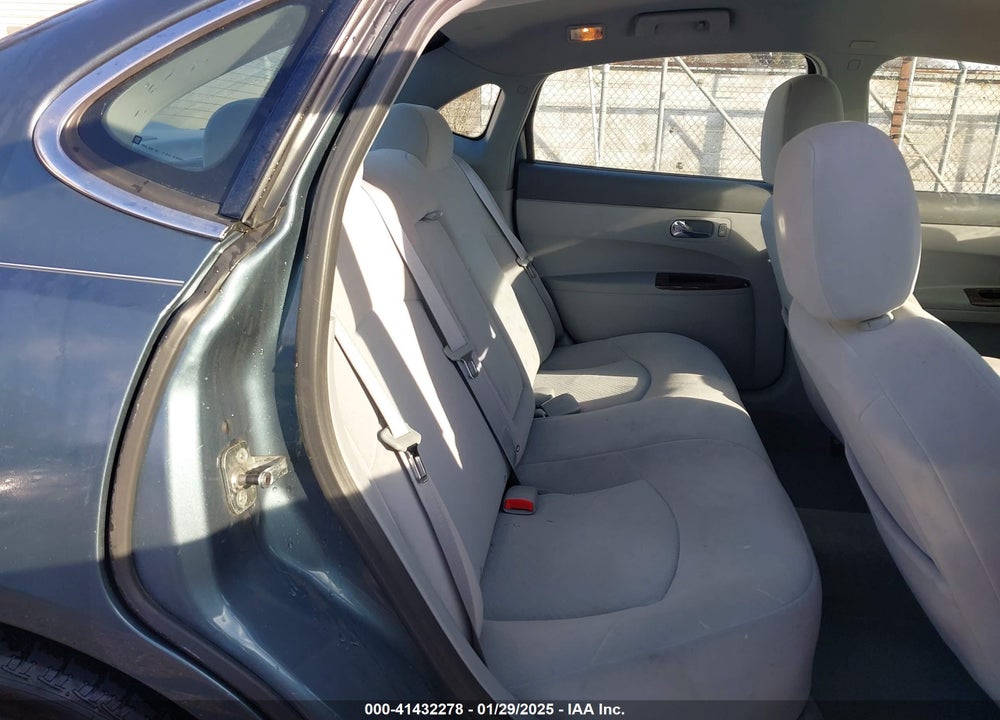 2007 BUICK LACROSSE CX VIN: 2G4WC582571243270