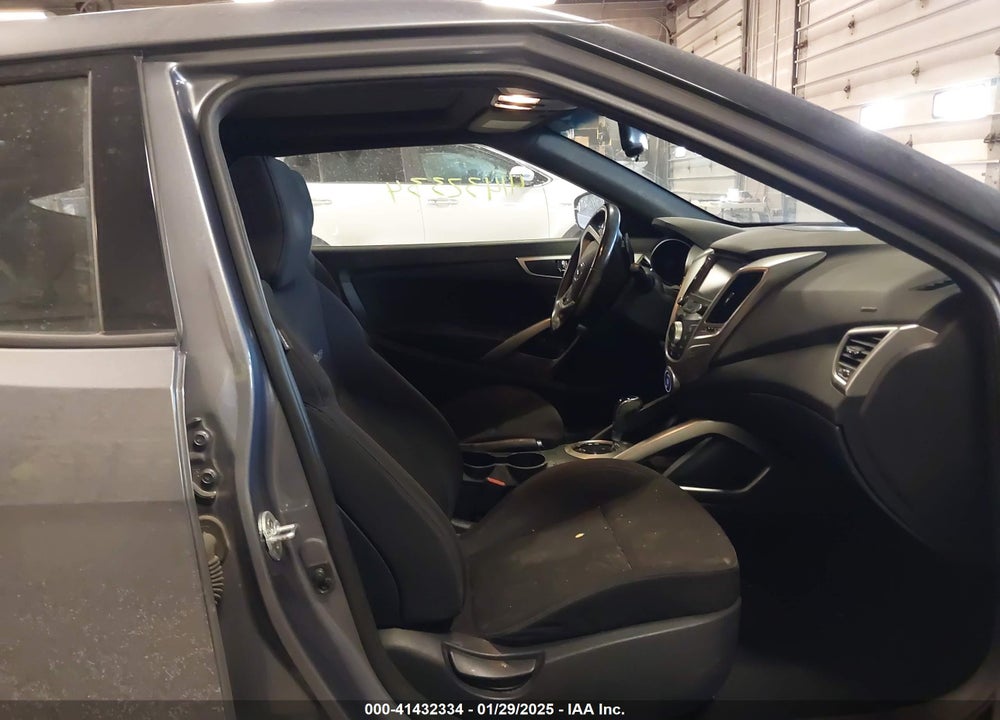 2017 HYUNDAI VELOSTER VIN: KMHTC6AD7HU321025