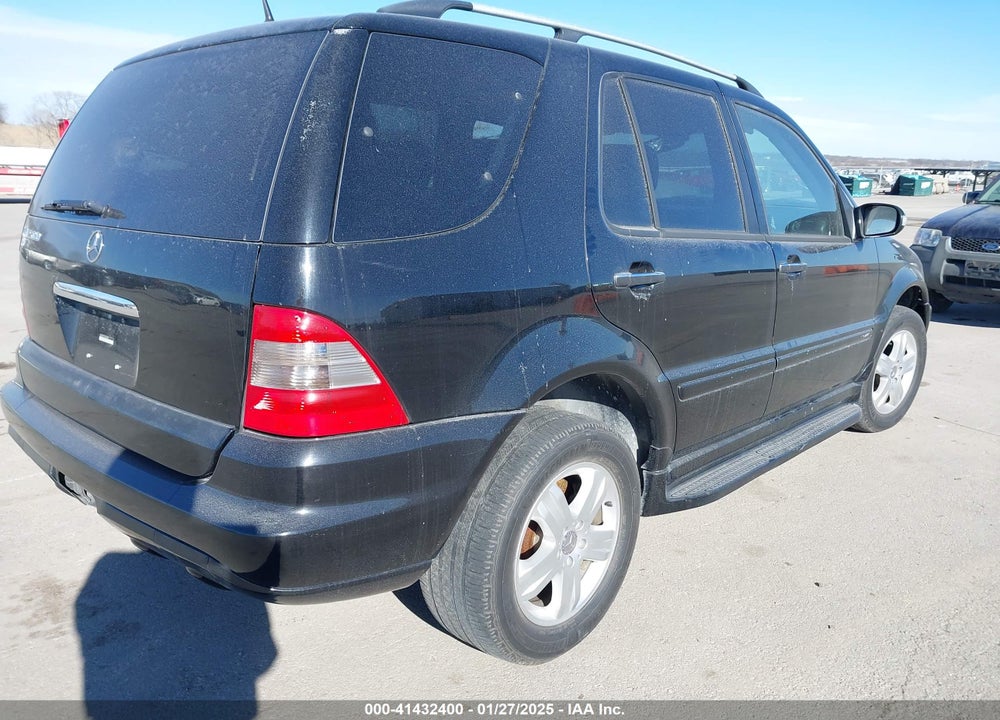 2005 MERCEDES-BENZ ML 500 4MATIC VIN: 4JGAB75E25A540894