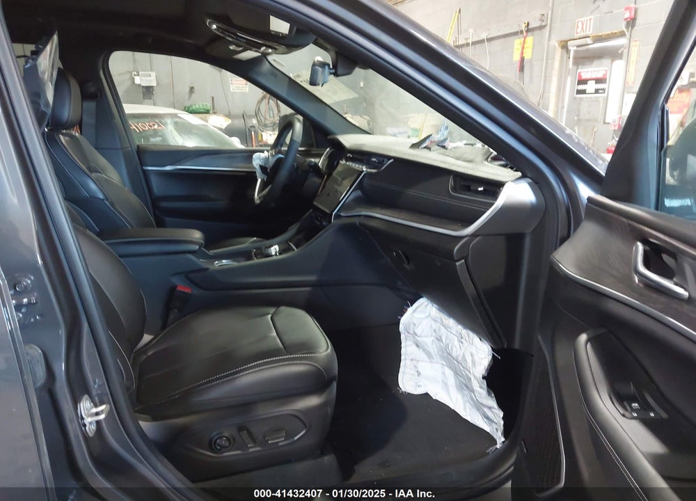 2024 JEEP GRAND CHEROKEE 4XE VIN: 1C4RJYB60R8529449
