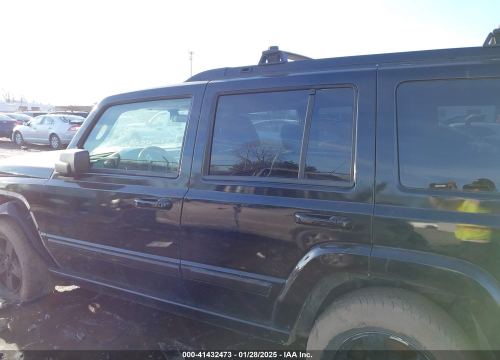 2008 JEEP COMMANDER SPORT VIN: 1J8HG48K48C217789