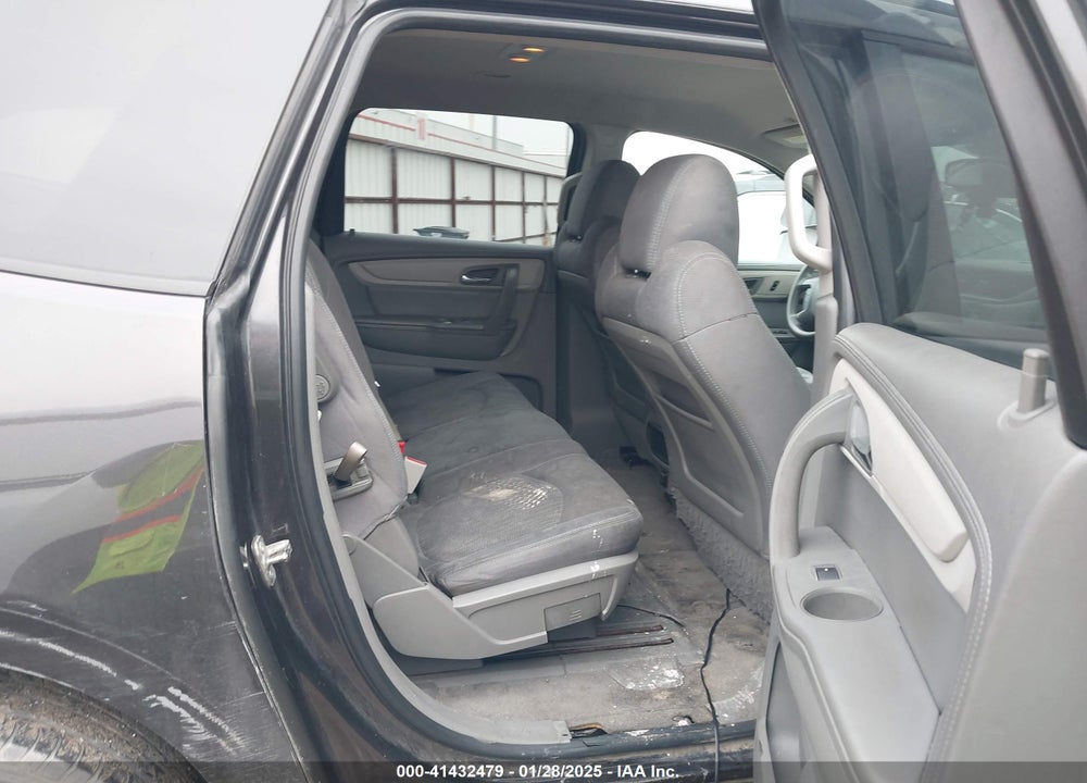 2016 CHEVROLET TRAVERSE LS VIN: 1GNKRFKD4GJ152151