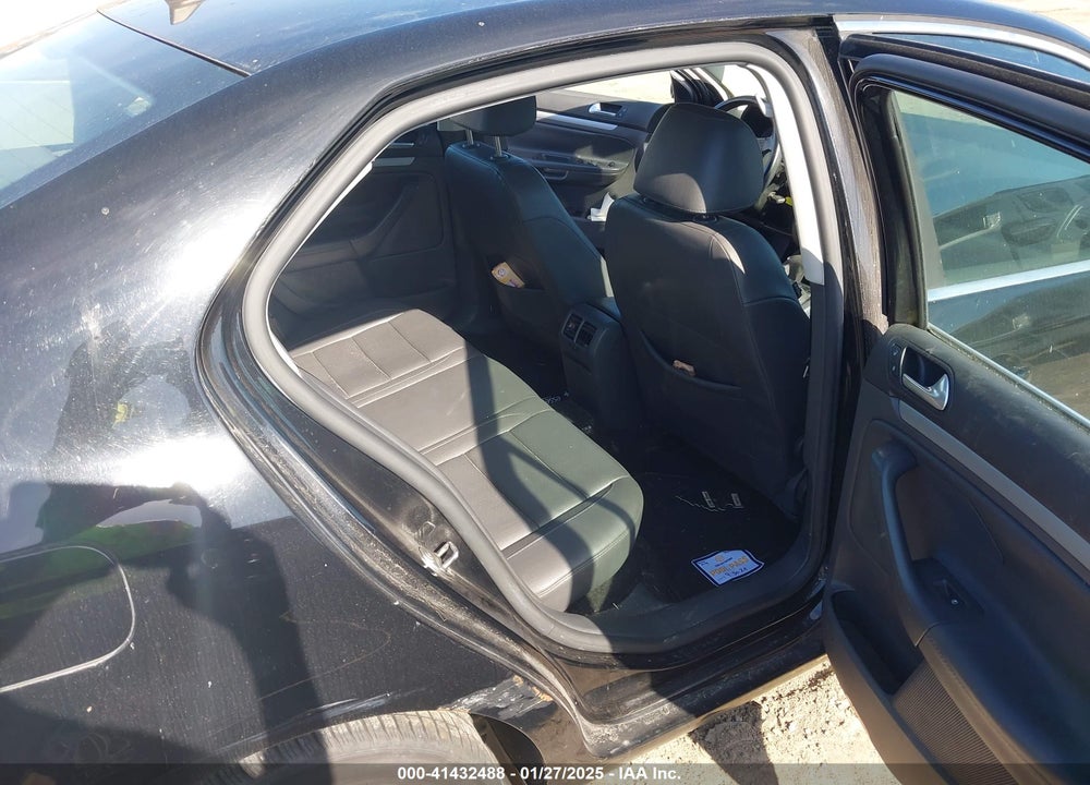 2008 VOLKSWAGEN JETTA VIN: 3VWRM71K48M060020
