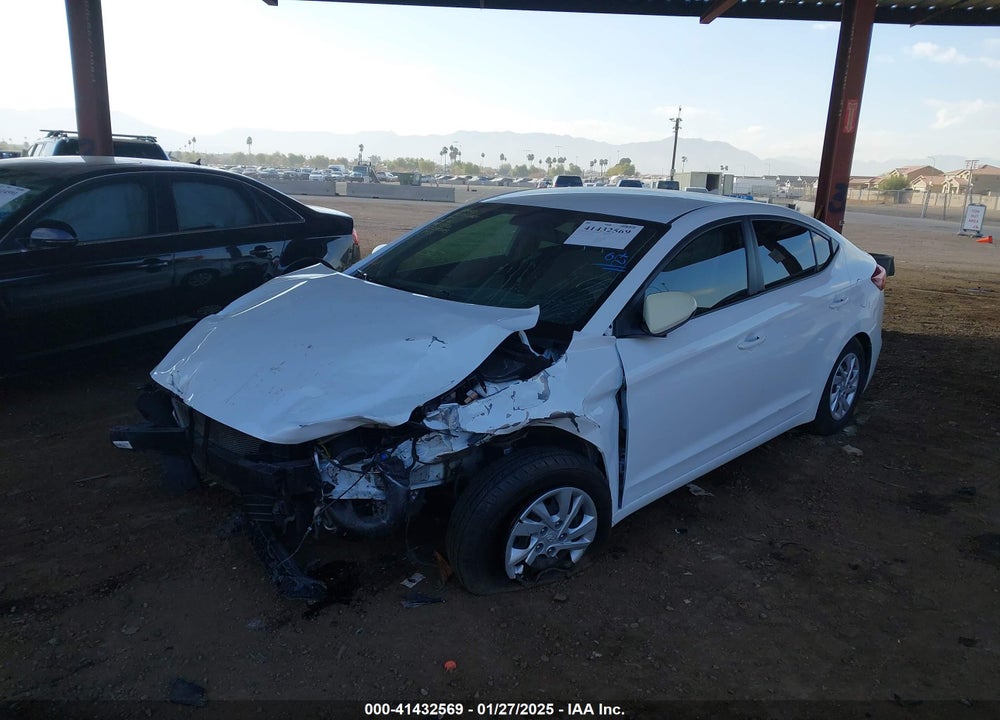2018 HYUNDAI ELANTRA VIN: 5NPD74LF1JH385707