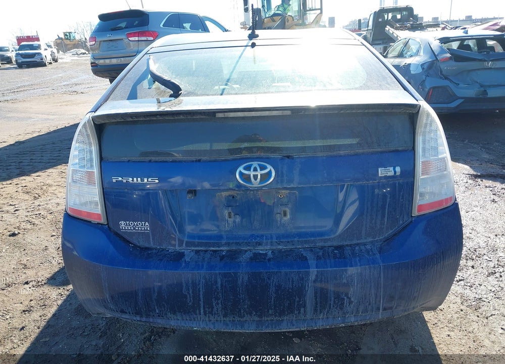 2011 TOYOTA PRIUS THREE VIN: JTDKN3DU2B5334318