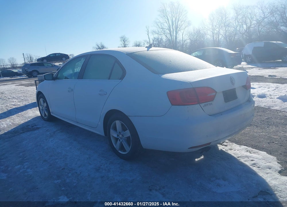 2013 VOLKSWAGEN JETTA VIN: 3VW3L7AJ3DM363705