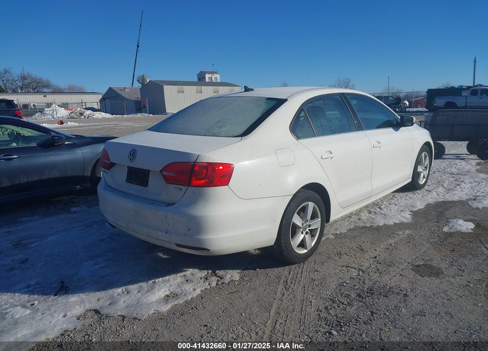 2013 VOLKSWAGEN JETTA VIN: 3VW3L7AJ3DM363705