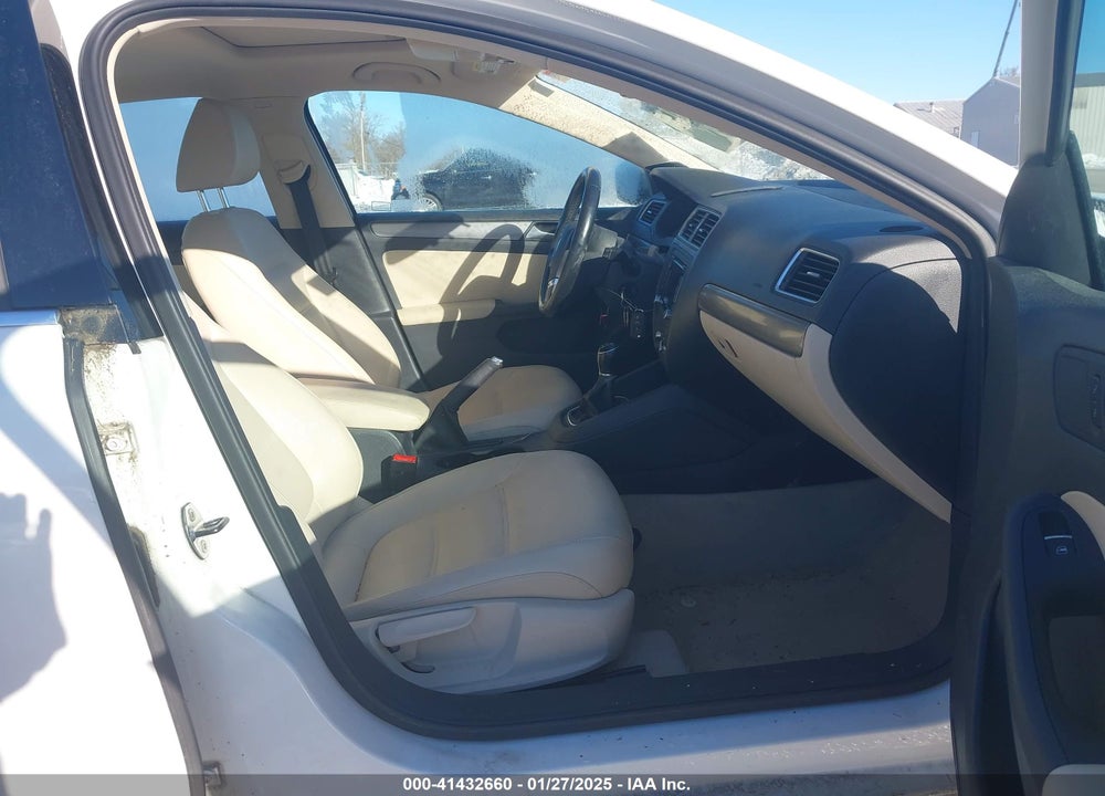 2013 VOLKSWAGEN JETTA VIN: 3VW3L7AJ3DM363705