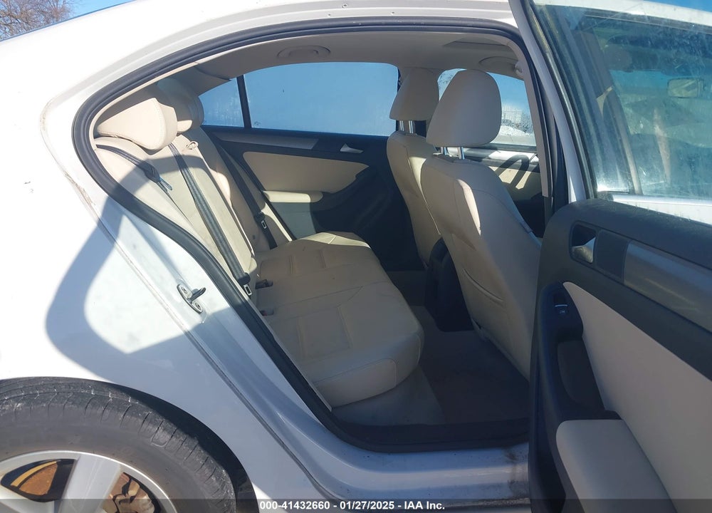 2013 VOLKSWAGEN JETTA VIN: 3VW3L7AJ3DM363705