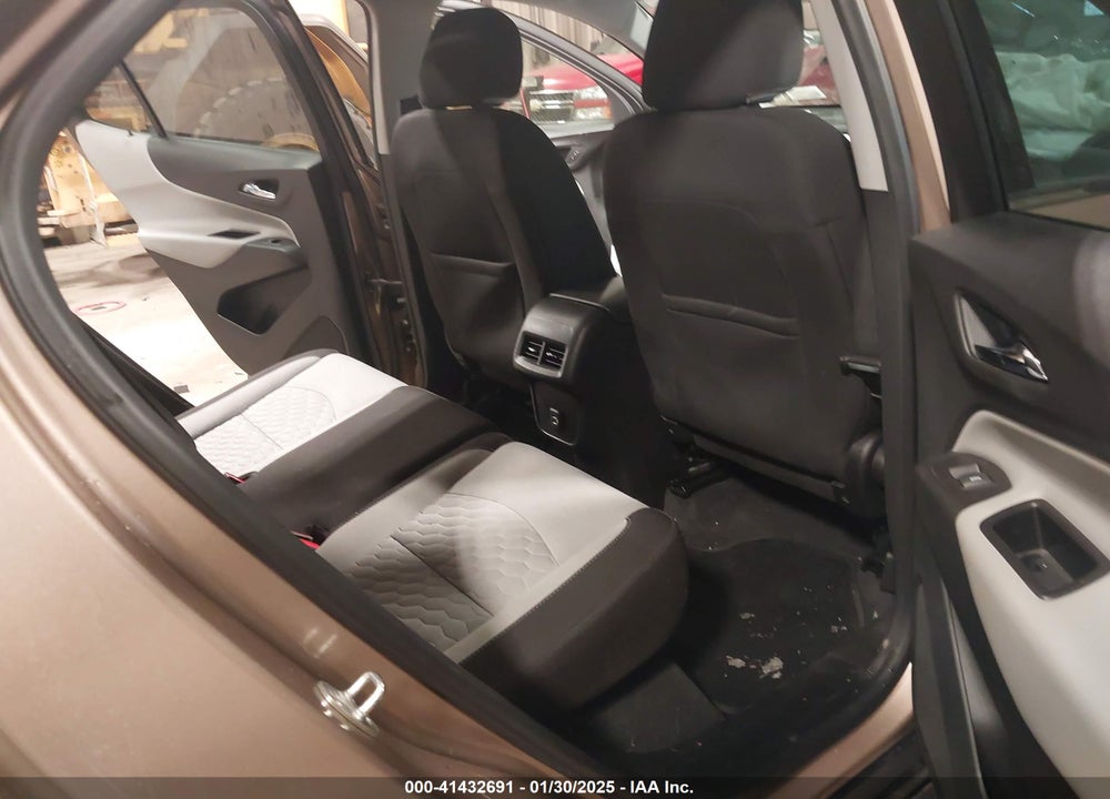 2019 CHEVROLET EQUINOX LT VIN: 2GNAXUEV0K6279088