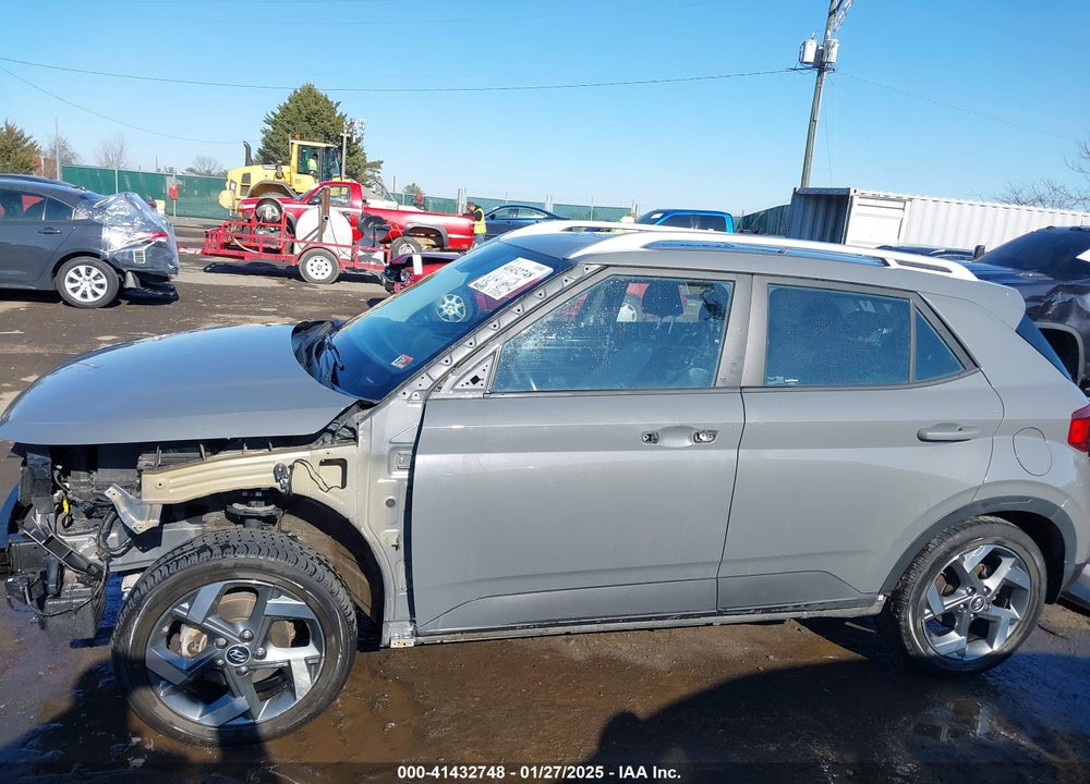 2020 HYUNDAI VENUE SEL VIN: KMHRC8A34LU033324