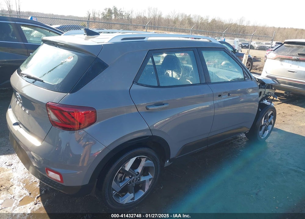 2020 HYUNDAI VENUE SEL VIN: KMHRC8A34LU033324