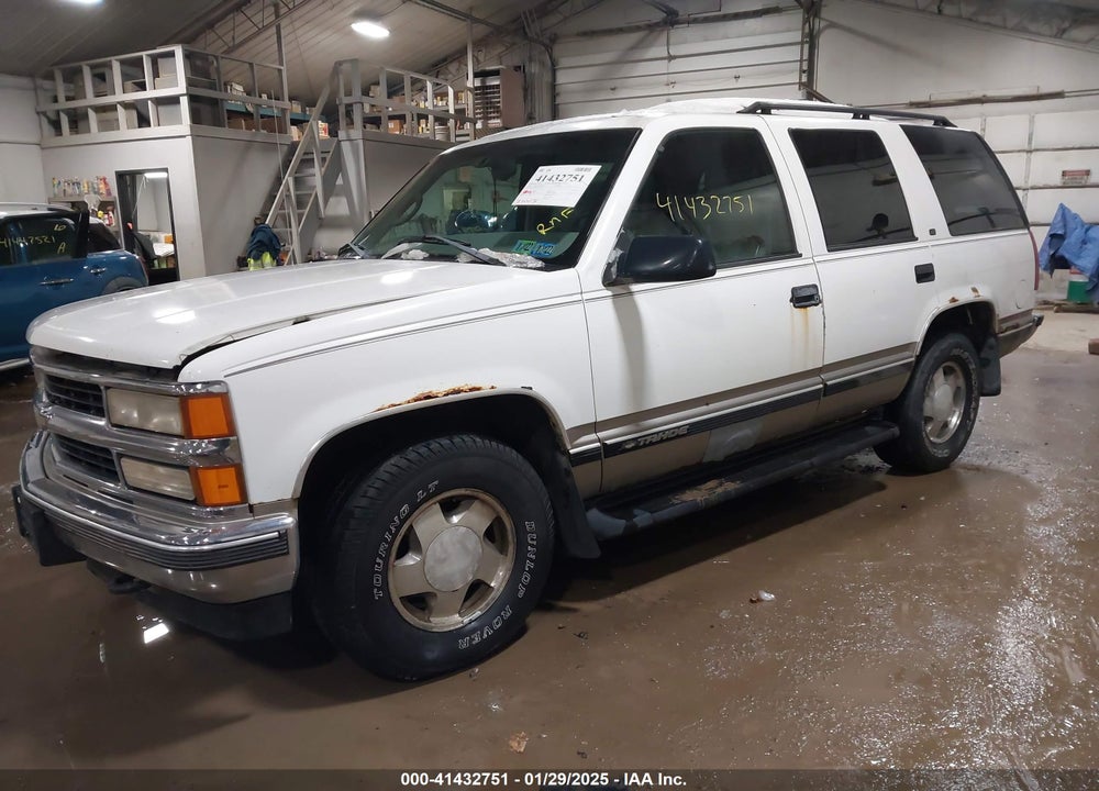 1999 CHEVROLET TAHOE LS VIN: 1GNEK13R5XJ372400