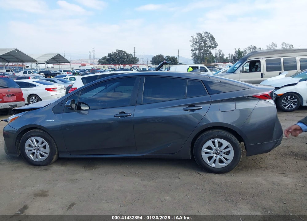 2018 TOYOTA PRIUS VIN: JTDKBRFU5J3073754