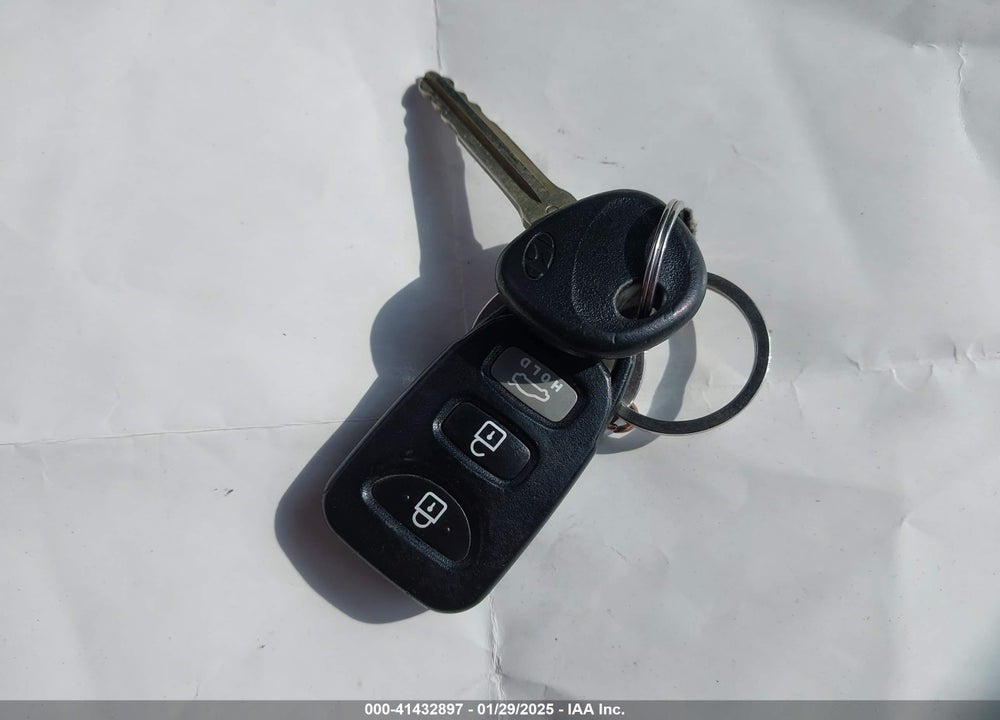 2014 HYUNDAI ELANTRA VIN: KMHDH4AE6EU176316