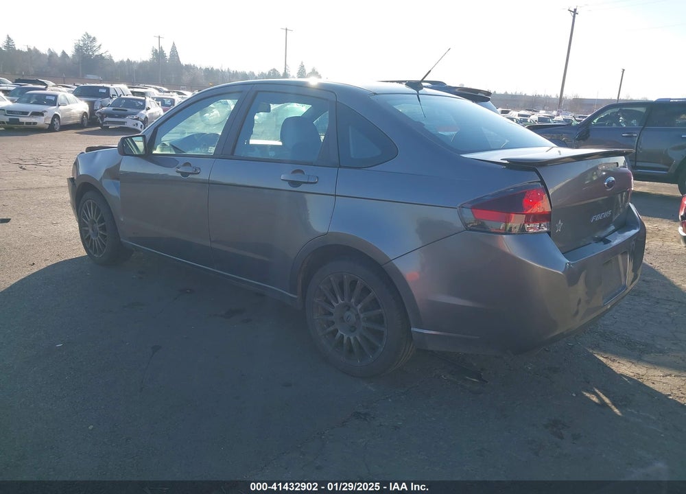 2010 FORD FOCUS SES VIN: 1FAHP3GN4AW201812