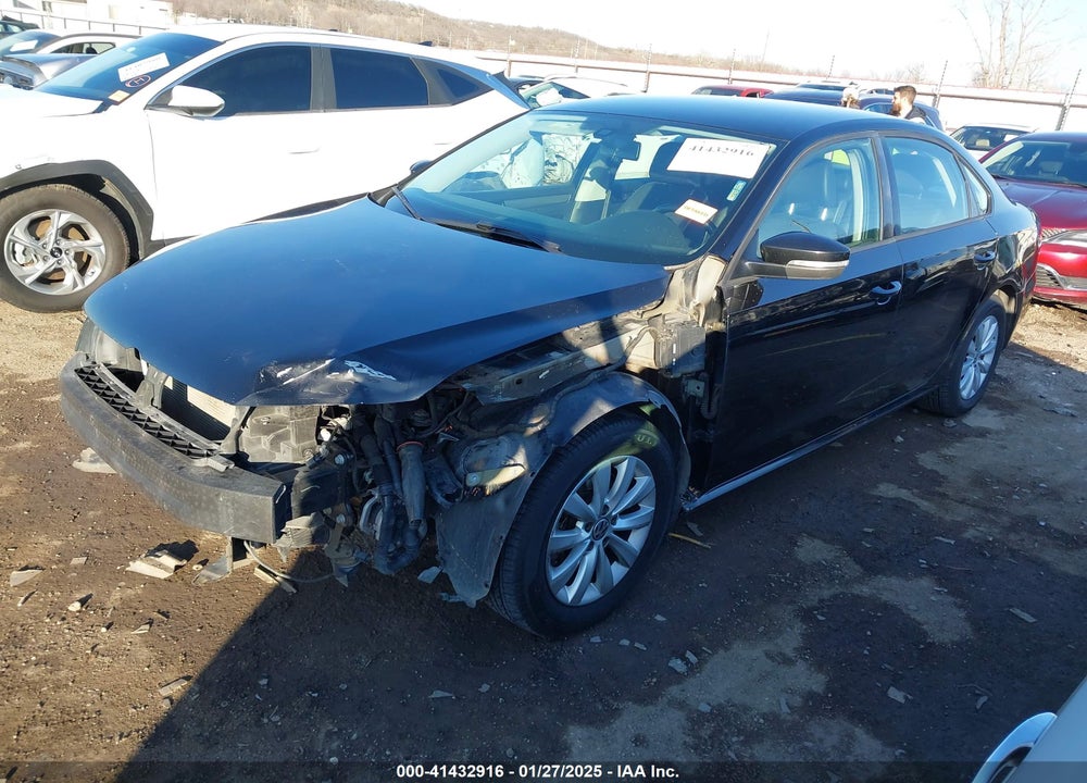 2015 VOLKSWAGEN PASSAT VIN: 1VWAT7A37FC067132