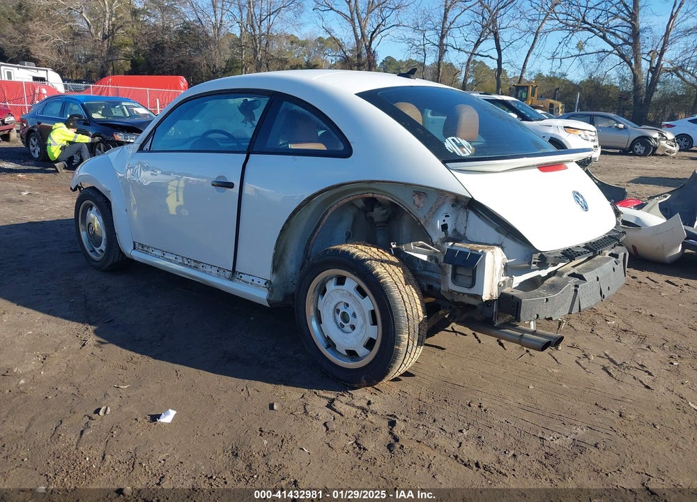 2015 VOLKSWAGEN BEETLE 1.8T CLASSIC VIN: 3VWF17AT3FM602984