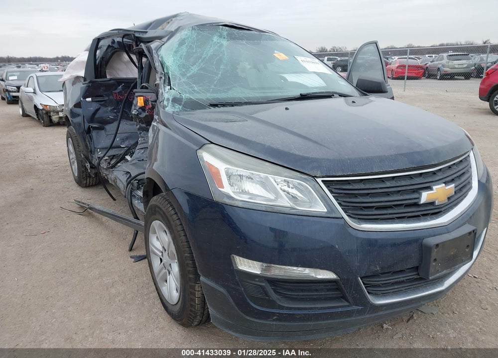 2017 CHEVROLET TRAVERSE LS VIN: 1GNKRFED2HJ198686