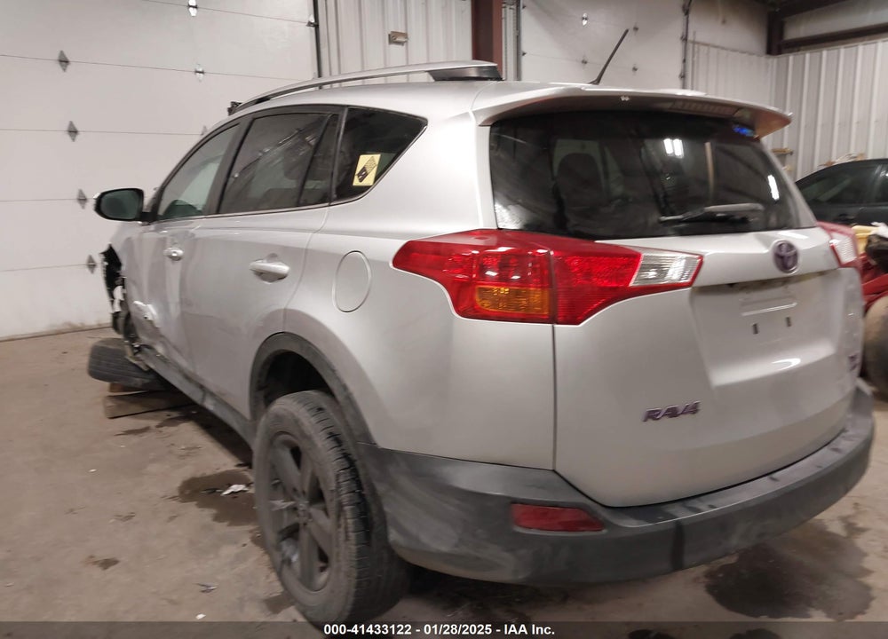2013 TOYOTA RAV4 XLE VIN: 2T3RFREVXDW038092