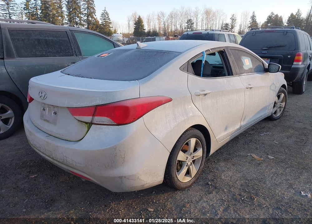 2013 HYUNDAI ELANTRA VIN: KMHDH4AE6DU680511
