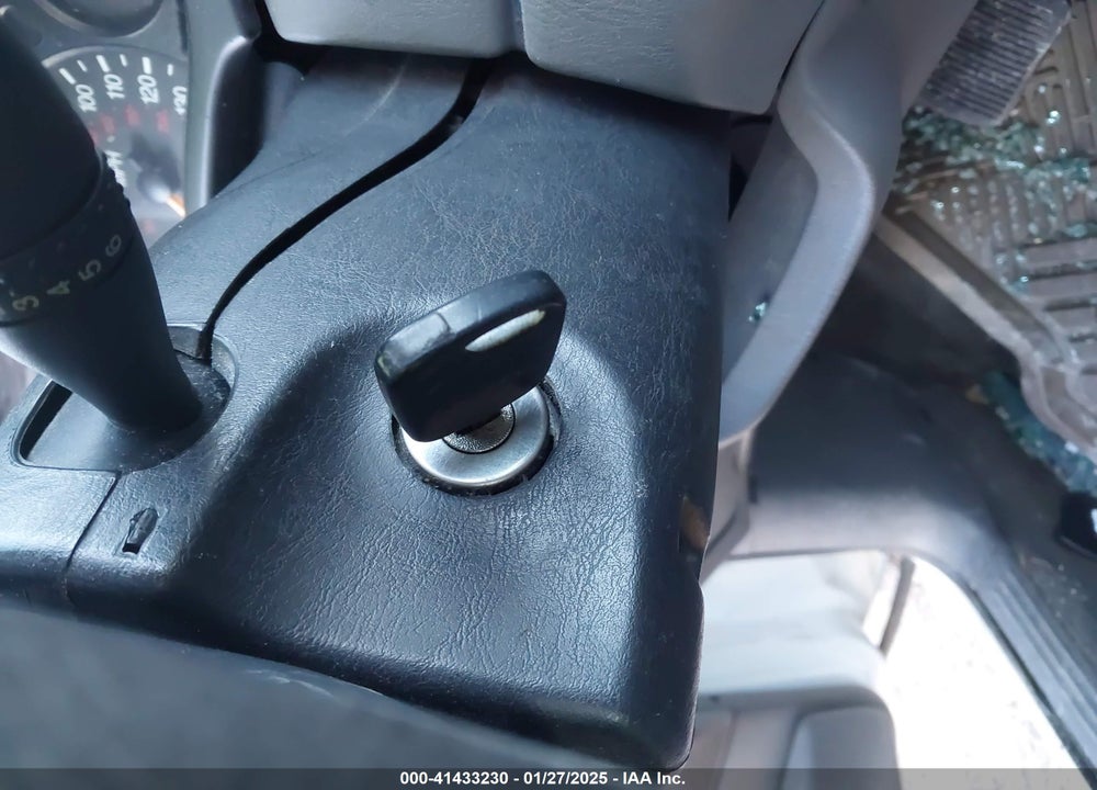 2000 FORD FOCUS SE VIN: 1FAFP3635YW275810