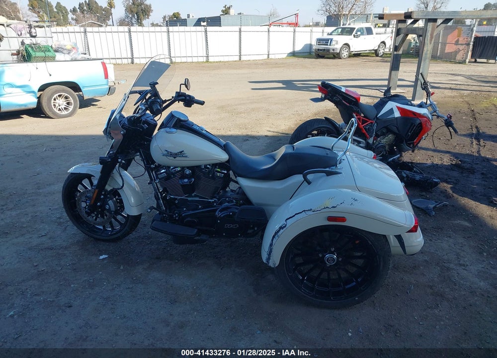 2023 HARLEY-DAVIDSON FLRT VIN: 1HD1MCP25PB856943