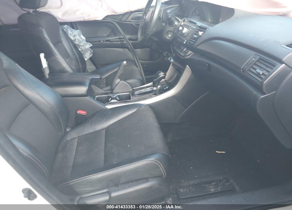 2017 HONDA ACCORD VIN: 1HGCR2F58HA100484