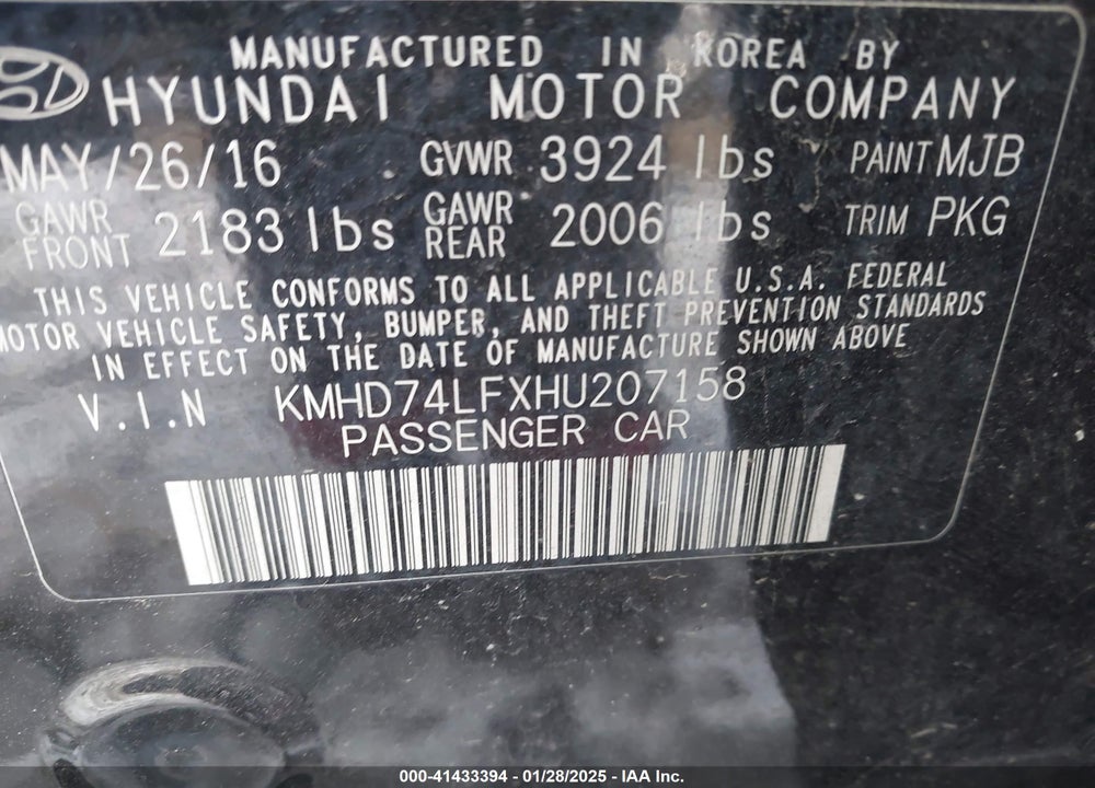 2017 HYUNDAI ELANTRA VIN: KMHD74LFXHU207158