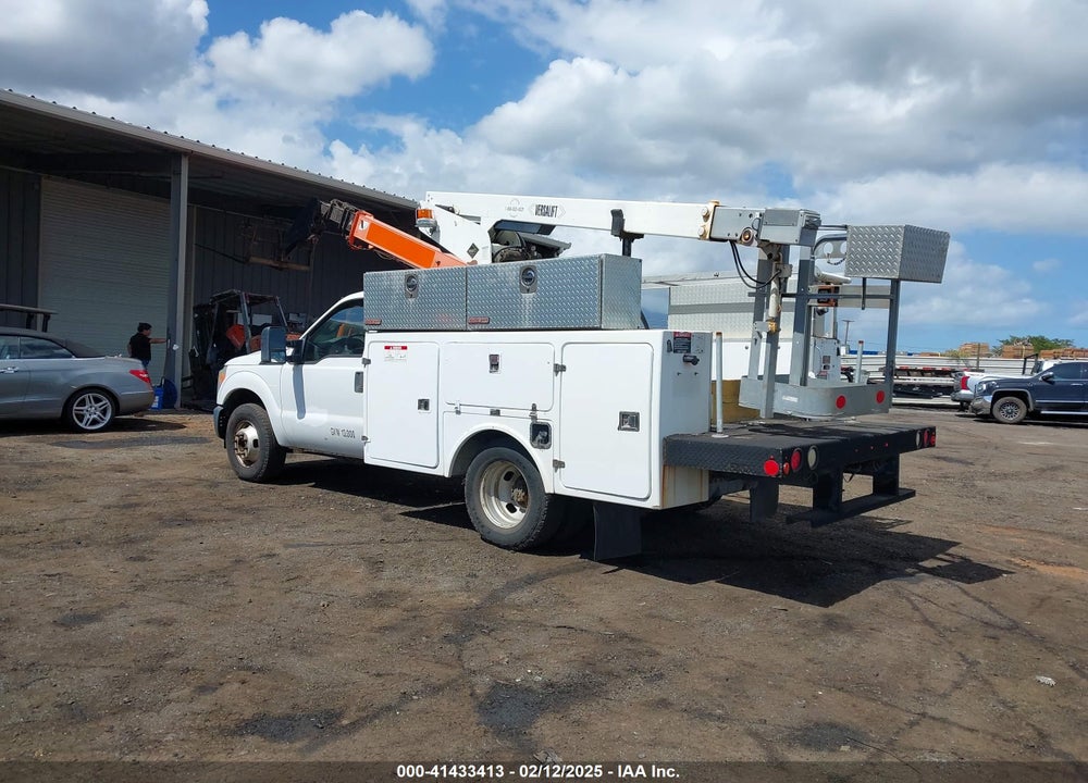 2011 FORD F-350 CHASSIS XL VIN: 1FDRF3G67BEA91528