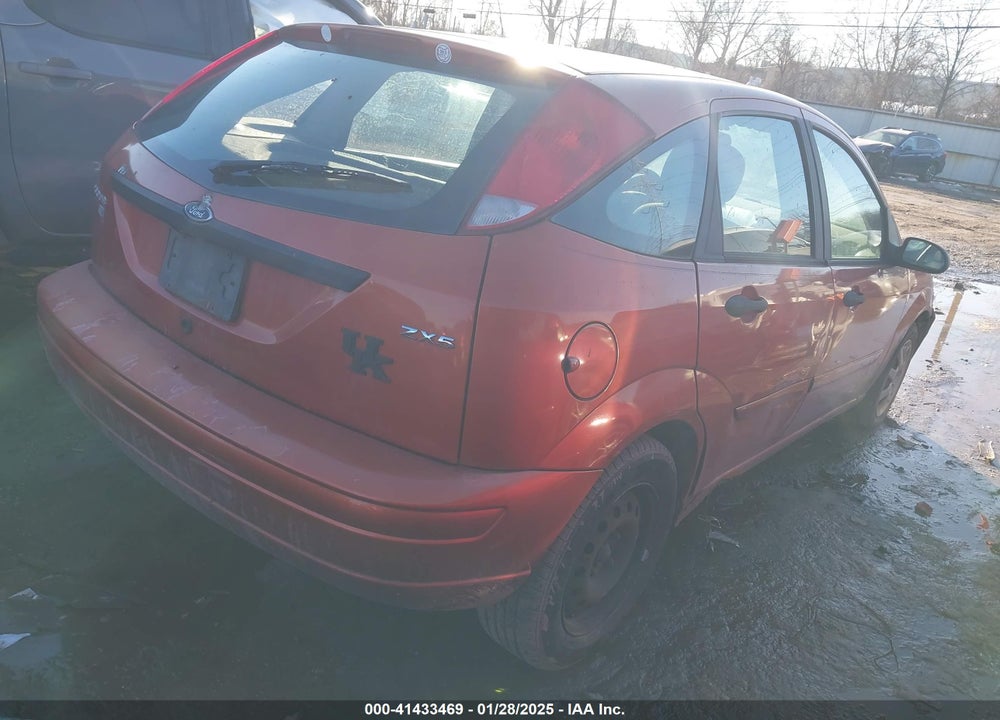 2005 FORD FOCUS ZX5 VIN: 3FAFP37N85R162061