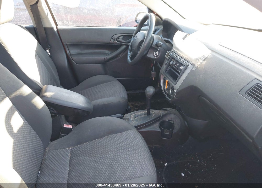 2005 FORD FOCUS ZX5 VIN: 3FAFP37N85R162061