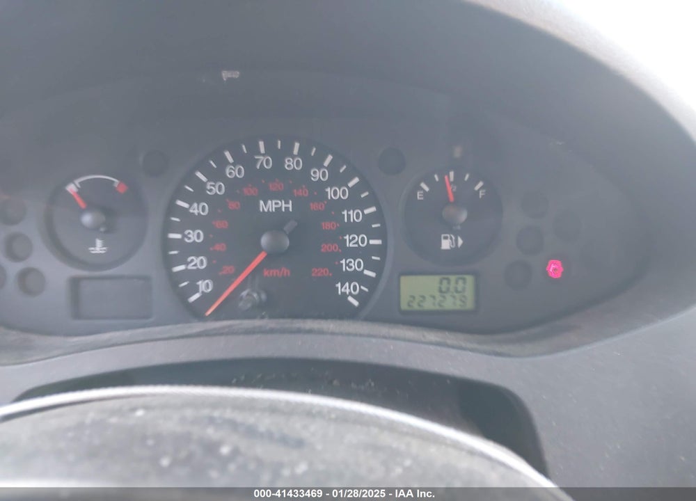 2005 FORD FOCUS ZX5 VIN: 3FAFP37N85R162061