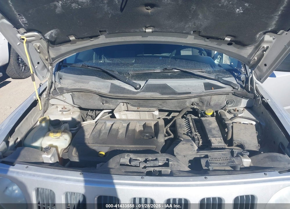 2008 JEEP PATRIOT SPORT VIN: 1J8FT28W88D636040