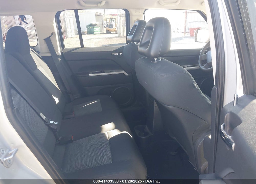 2008 JEEP PATRIOT SPORT VIN: 1J8FT28W88D636040