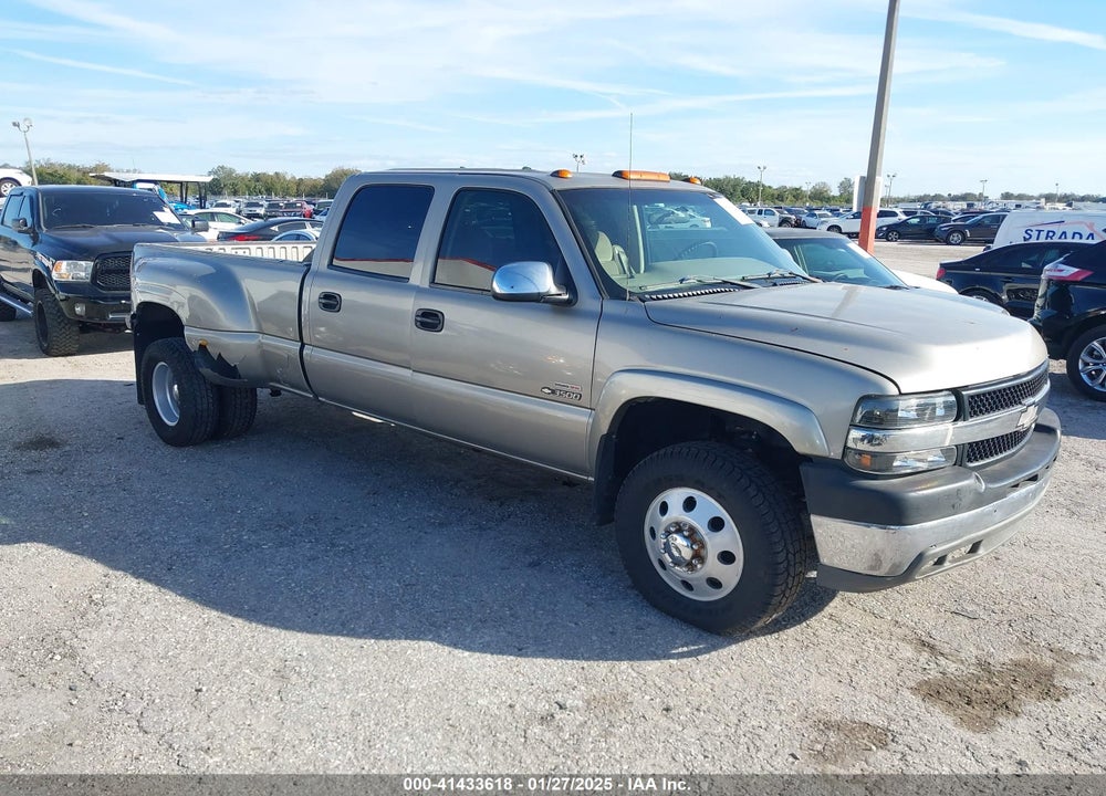 2002 CHEVROLET SILVERADO 3500 LS VIN: 1GCJC33142F241447