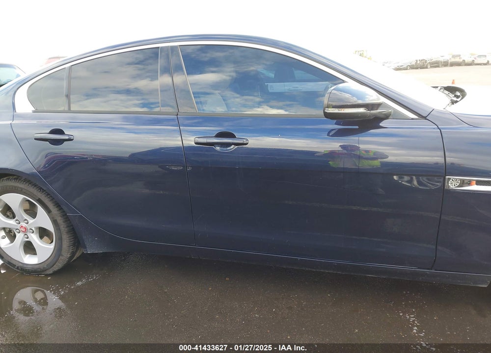 2017 JAGUAR XE VIN: SAJAR4BG1HA974864