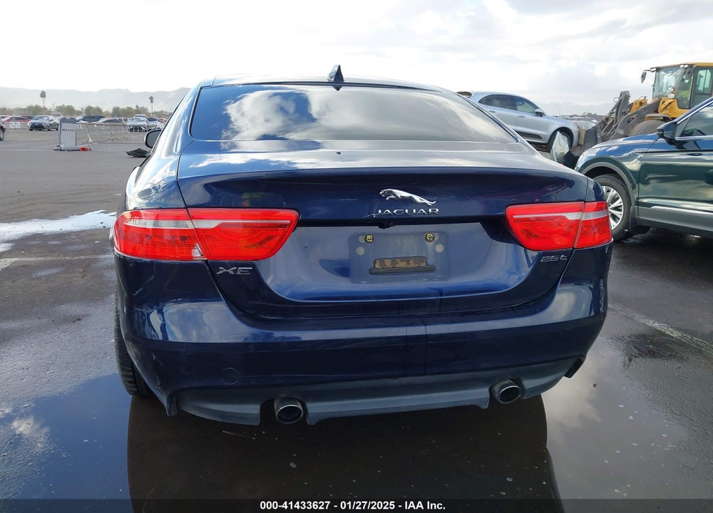 2017 JAGUAR XE VIN: SAJAR4BG1HA974864