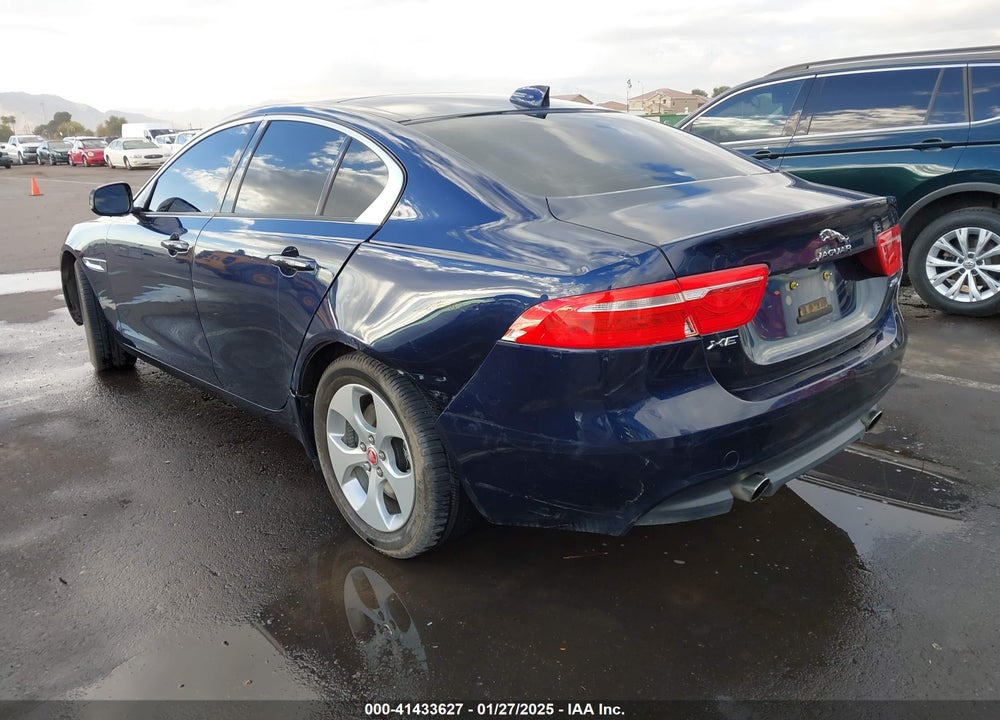2017 JAGUAR XE VIN: SAJAR4BG1HA974864
