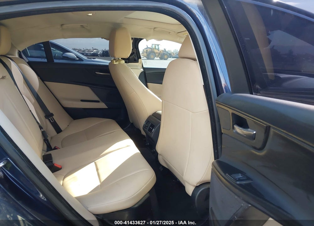 2017 JAGUAR XE VIN: SAJAR4BG1HA974864