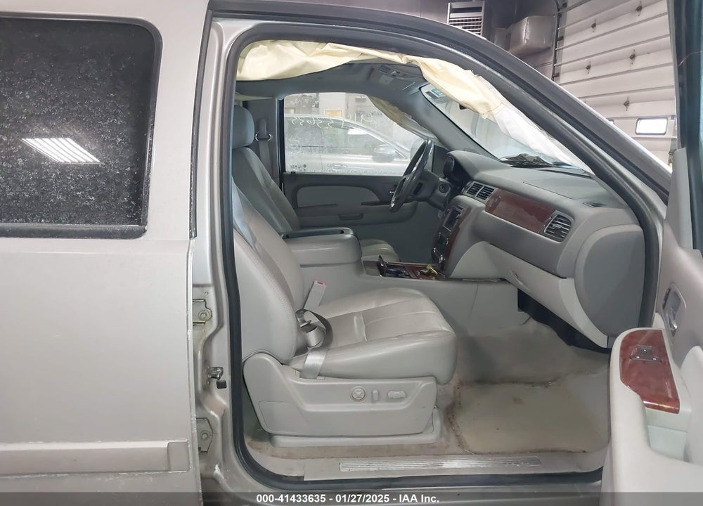 2007 CHEVROLET SUBURBAN 1500 VIN: 1GNFK16357J355897